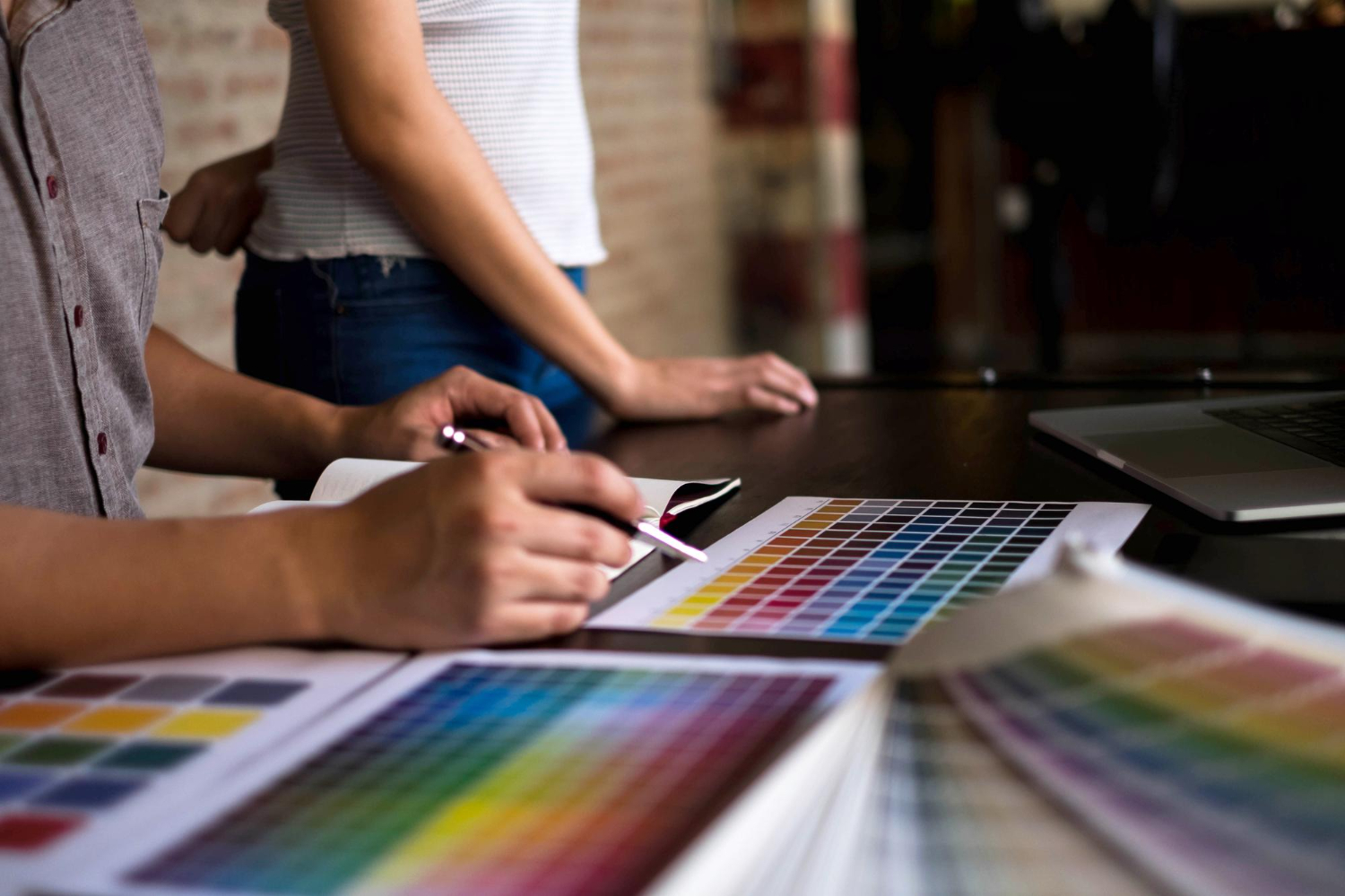 modern plumbing service demonstration